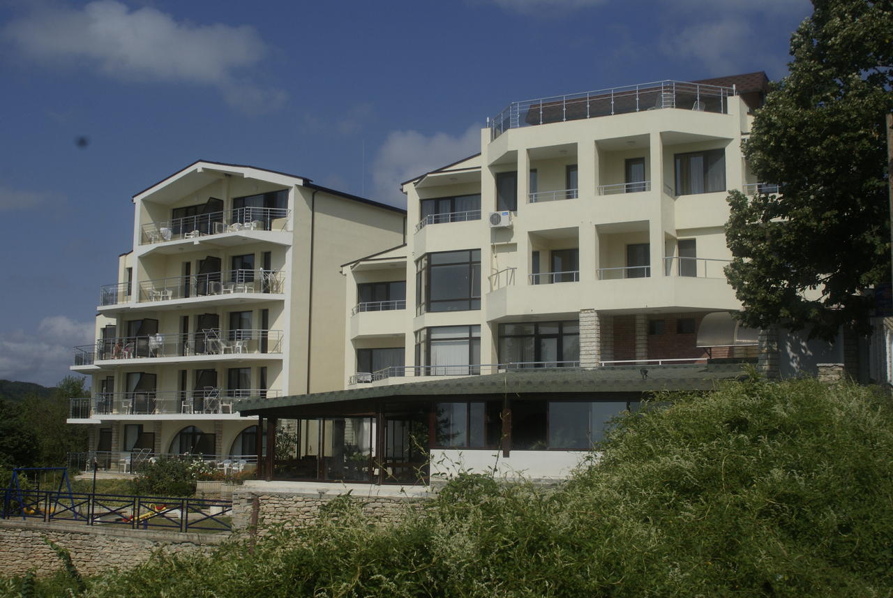 Family Hotel Venera Kavarna ภายนอก รูปภาพ