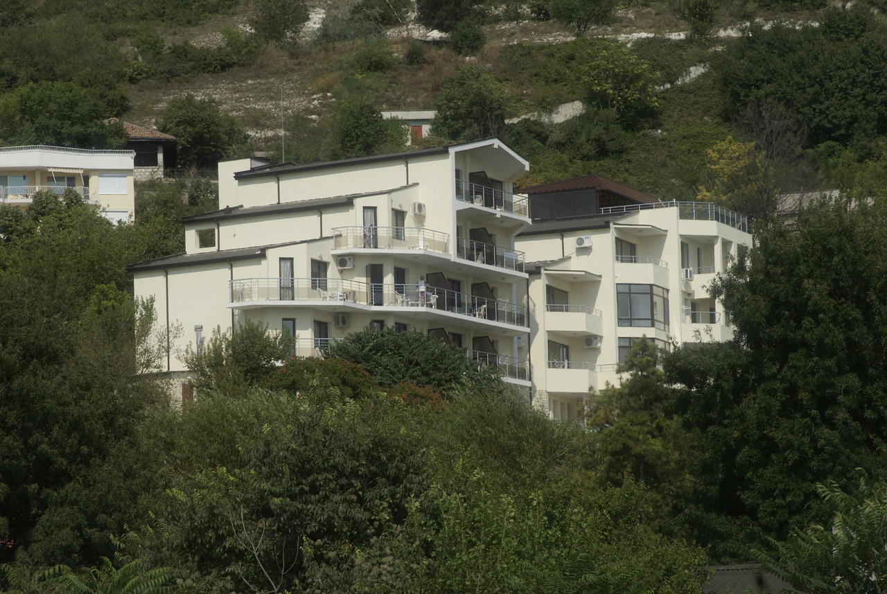 Family Hotel Venera Kavarna ภายนอก รูปภาพ